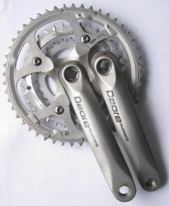 ANGRENAJ PEDALIER SHIMANO DEORE FC-M510 44X32X22T BRAT 175MM PT. 9 VIT. PE SPATE HOLLOWTECH FARA CG ARGINTIU AMBALAT IND.