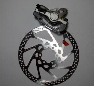 ETRIER FRANA PE DISC SHIMANO DEORE LX BR-M585 SPATE HIDRAULICA POST MOUNT INCL. ADAPTOR PT. STANDARD (RING) PLACUTE METAL INCL. ROTOR SM-RT75S AMBALAT IND.