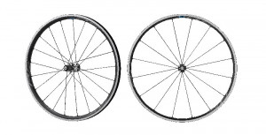 ROATA SHIMANO WH-RS700-C30-TL-FR FATA & SPATE 16H/21H 11/10 VIT. OLD 100/130MM QR SPATE 163MM BANDA PT. JANTA NEGRU AMBALAT IND.