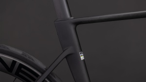 BICICLETA CUBE LITENING AIR C:68X RACE BLACKLINE 2026 56 cm - Img 4