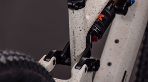 BICICLETA ELECTRICA CUBE AMS HYBRID 177 C:62 SUPER TM 600X REEDBEIGEGRIT ORANGE 2026 XL - Img 4