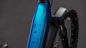 BICICLETA ELECTRICA CUBE REACTION HYBRID PERFORMANCE 600 FE EASY ENTRY ELECTRICBLUE DAZZLE 2026 cadru S (16") - roti 27.5 - Img 2