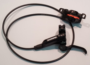 FRANA PE DISC SET ASAMBLAT SHIMANO DEORE MANETA BL-M506L(L) ETRIER BR-M447L(F) HIDRAULICA FARA ADAPTOR PLACUTE RESIN FURTUN 1000MM SM-BH59 NEGRU INCL. OLIVA SI INSERTIE CONECTARE NEGRU AMBALAT IND.