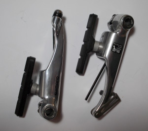 FRANA V-BRAKE SHIMANO DEORE LX BR-M600 FATA SURUBURI 26.5MM GHIDAJ CABLU 90 & 135DEG X-TYPE (THIN SPACER OUTSIDE) VRAC