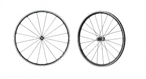 ROTI SHIMANO ULTEGRA WH-RS700-C30-TL-FR FATA & SPATE 16H/20H PT. 10/11 VIT. OLD 100/130MM QR SPATE 168MM NEGRU AMBALAT IND.