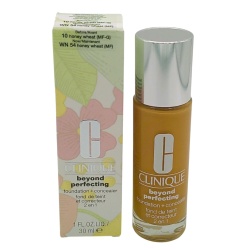 Clinique, Beyond Perfecting, Acoperire completă, finisaj natural, Fond de ten lichid și corector