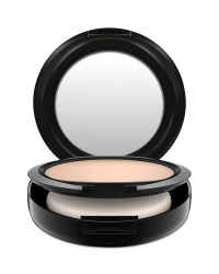 MAC, Studio Fix Powder Plus, Matte & Covering, Fond de ten crem, NW15, 15 g