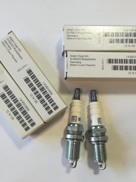 Bujie scanteie Opel Corsa C Z10XEP Z12XEP Z14XEP Originala GM 95519058