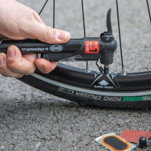 MINI POMPA MANUALA CU MANOMETRU PREMIUM PENTRU BICICLETE - Img 6