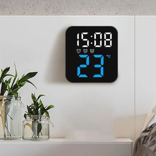 Ceas de masa, cu lumina led albastru, incarcare USB, alarme, calendar, temperatura, functie snooze, mod de noapte, dimensiuni 11 X 10 X 4 cm, negru/albastru