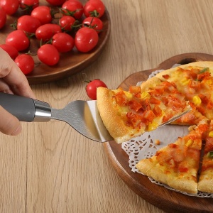 Set 2 ustensile pentru pizza, spatula si cutit, din otel inoxidabil, maner practic din ABS, negru/argintiu - Img 3