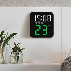 Ceas de masa, cu lumina led verde, incarcare USB, alarme, calendar, temperatura, functie snooze, mod de noapte, dimensiuni 11 X 10 X 4 cm, negru/verde - Img 1