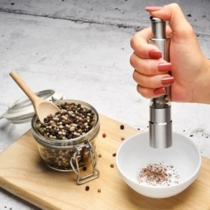 Rasnita manuala pentru sare, piper, condimente, din inox, camacitate 30 ml, rezistent la zgarieturi, argintiu - Img 3
