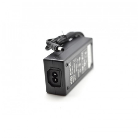 Alimentator transformator stabilizat 220V – 12V / 6A