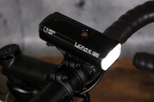 Far inteligent Lezyne Mega Drive 1800i, 9 moduri, senzor lumina, negru - Img 6