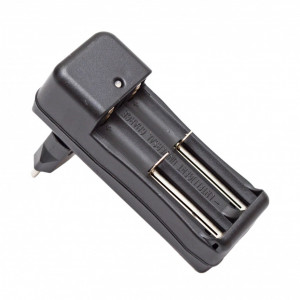 Incarcator dublu pentru acumulatori tip 18650