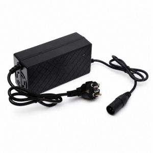 Incarcator 24V 5A cu mufa XLR 3 pini pentru scuter electric