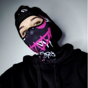 Cagula - Pink Smile pe manechin