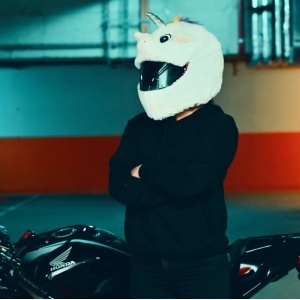 Husa casca moto - Unicorn alb