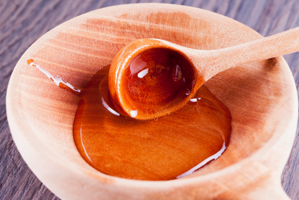 Miere de Manuka originală: beneficii reale, diferențe MGO vs UMF și cum alegi corect