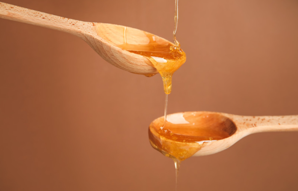 lingura-cu-miere-de-manuka