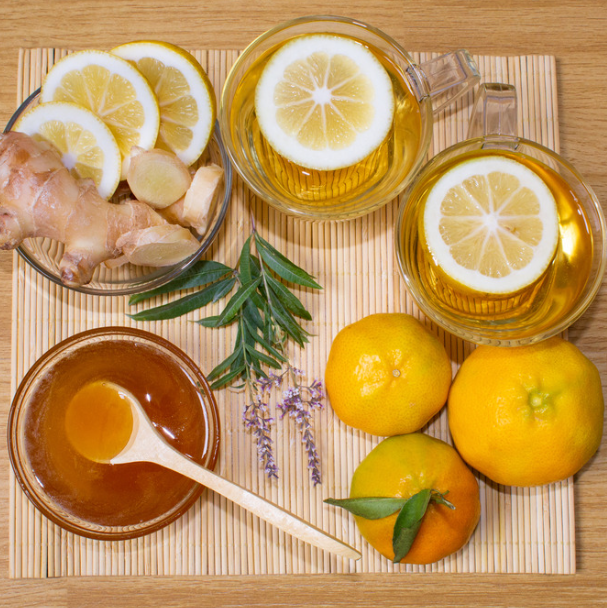 lingura-cu-miere-de-manuka