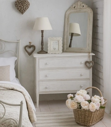 Comoda Dolce Toscana cu 3 sertare, lemn masiv de tei, alb unt antik, 100 x 48 x 85 cm