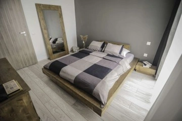 Pat lemn masiv pin model Chania, grinzi solide rustice, 140 cm, 160 cm, 180 cm sau 200 x 200 cm