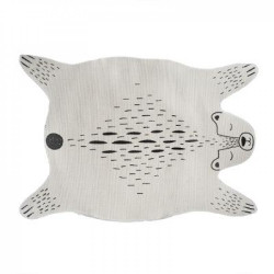 Decor camera bebelus cu covor scandinav ursulet si mobilier lemn
