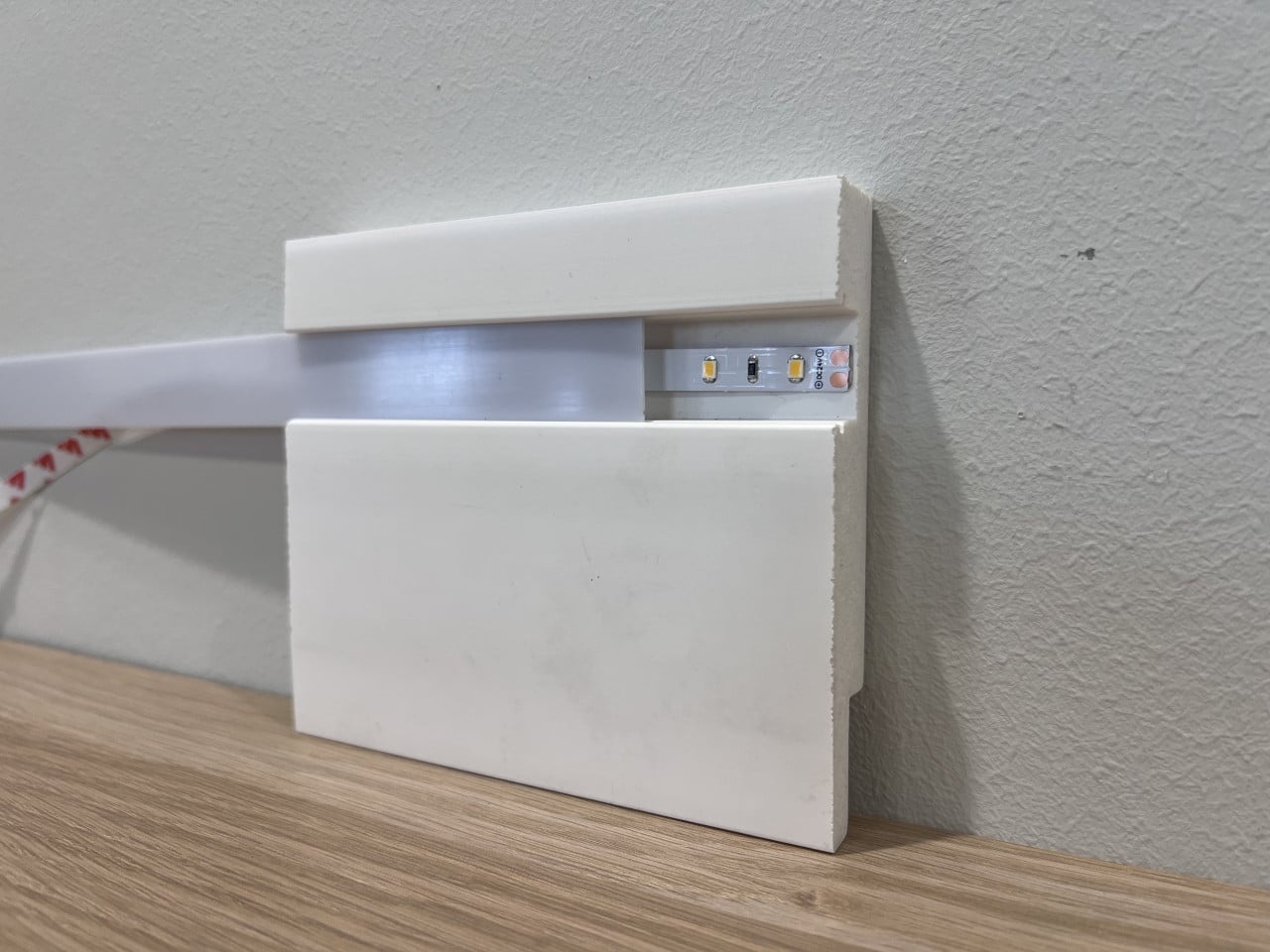 Difuzor de lumina LED din PVC, alb, 2.2x100 cm — imaginea 3