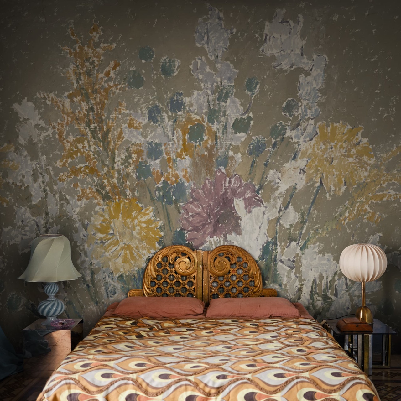 Fototapet, Lilians Bed, Purple, Rebel Walls