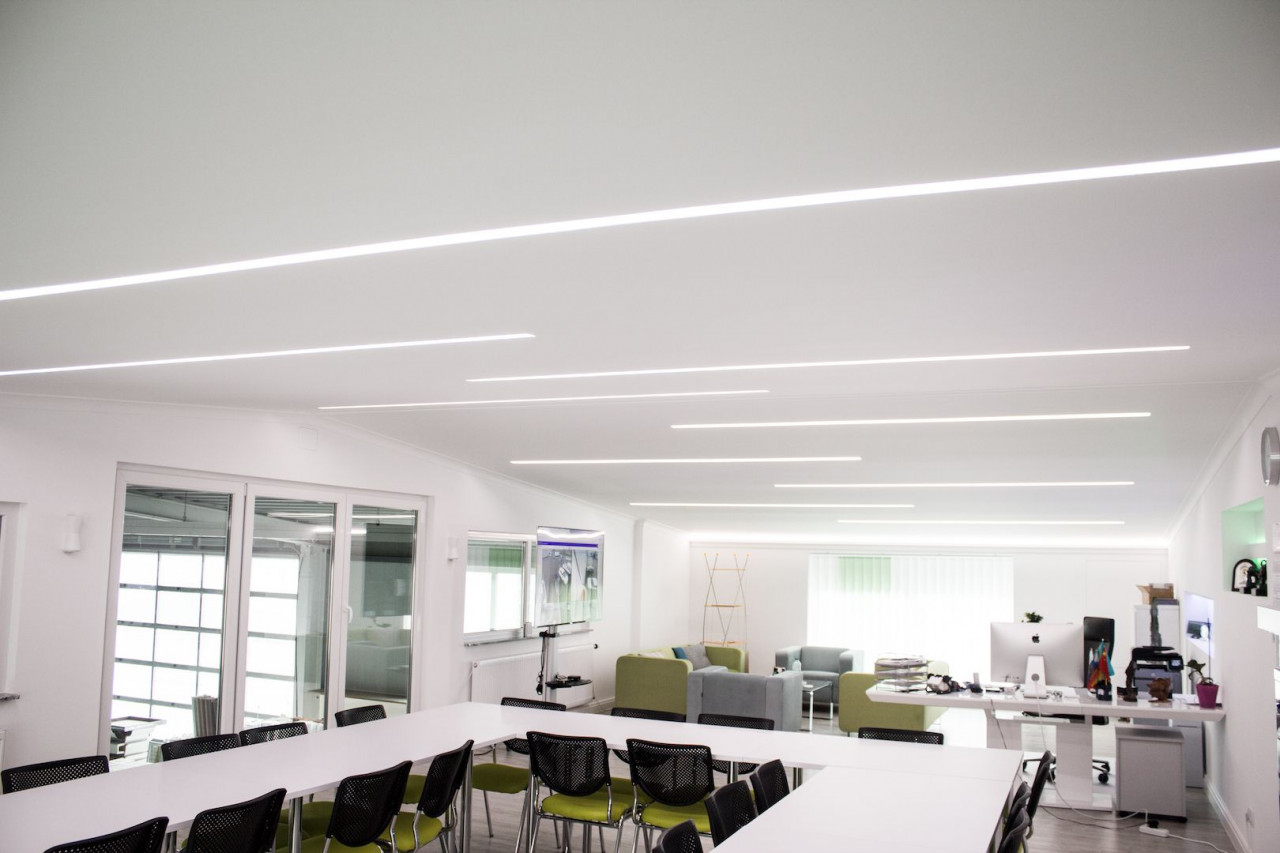 Profil pentru banda LED din polistiren extrudat acoperit cu rasina minerala KD302 - 12x4x115 cm - 2 | YEO