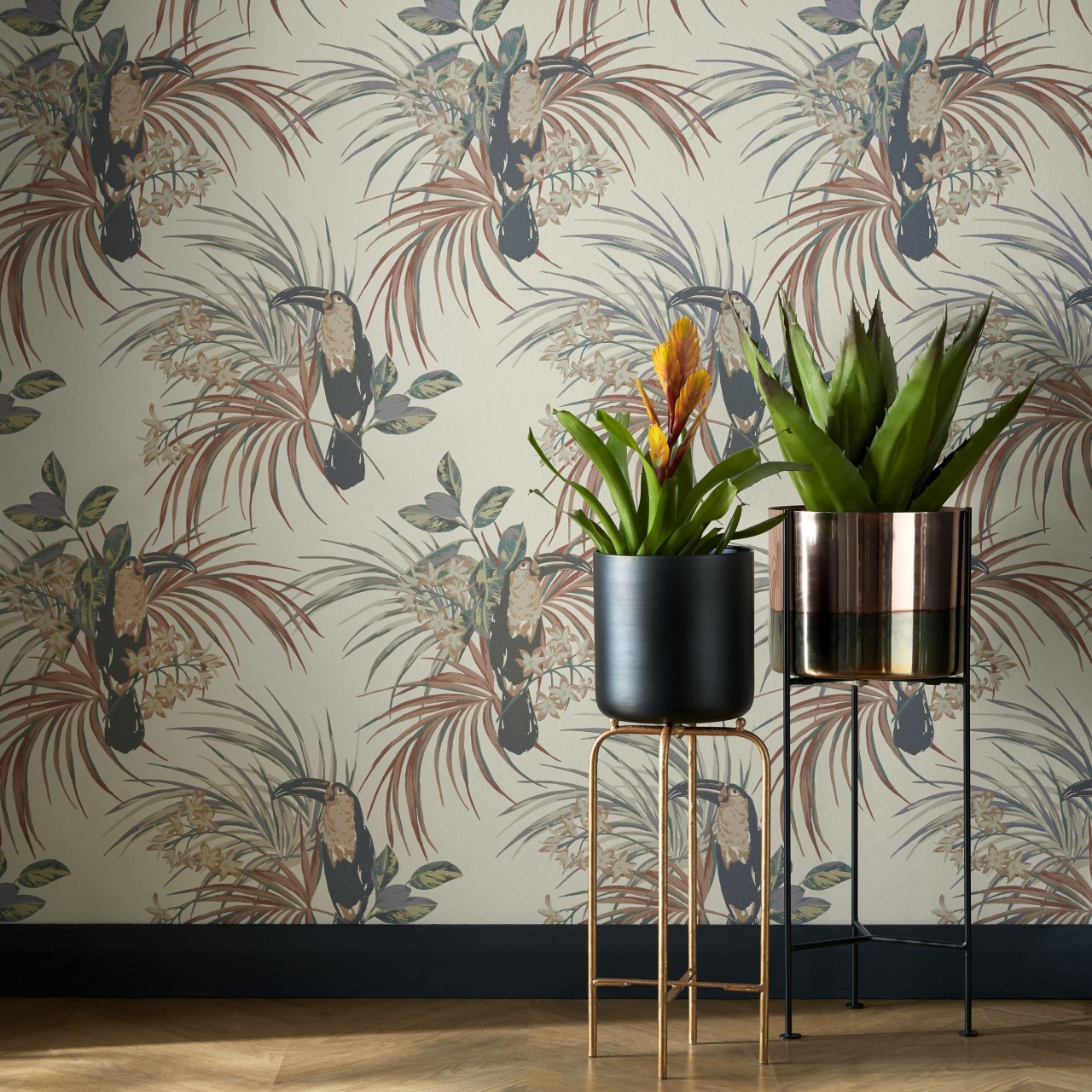 Tapet, Le Toucan, Amber Glow Orange Luxury Bird, 1838 Wallcoverings, 5.3mp / rola