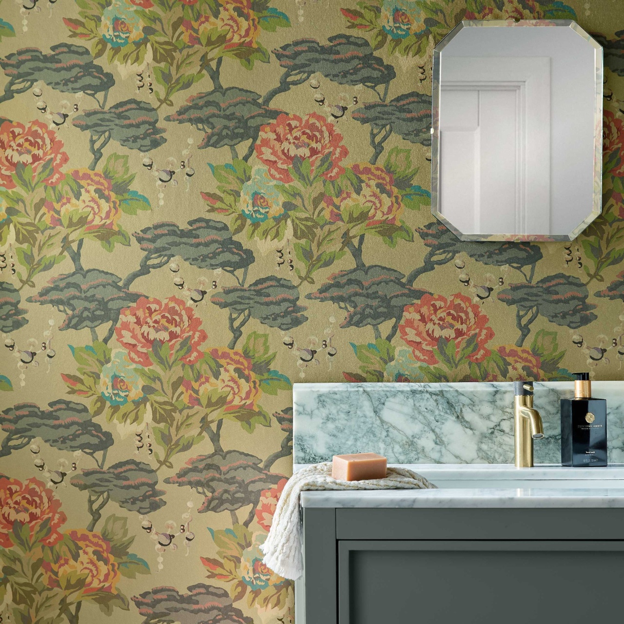 Tapet, Paeonia, Lacquer Gold, 1838 Wallcoverings, 5.3mp / rola