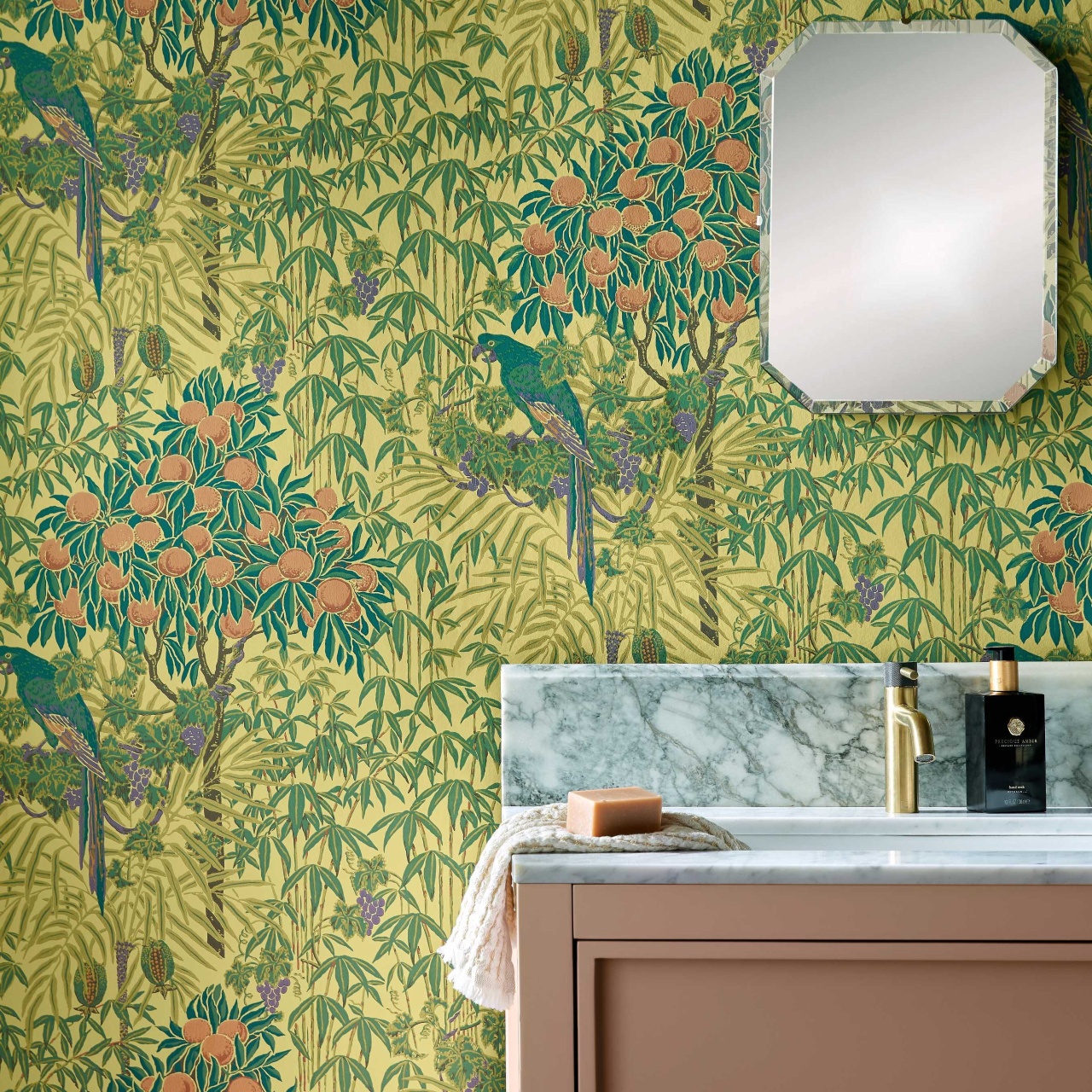 Tapet, Macaw, Vivid Yellow, 1838 Wallcoverings, 5.3mp / rola
