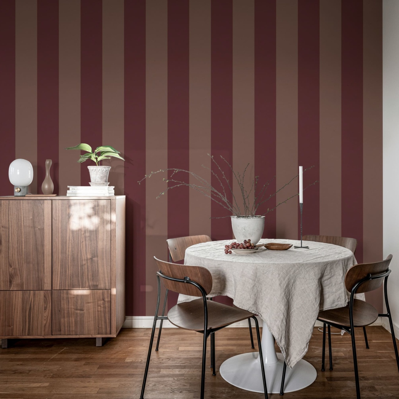 Fototapet, Bold Stripes, Burgundy, Rebel Walls - 3