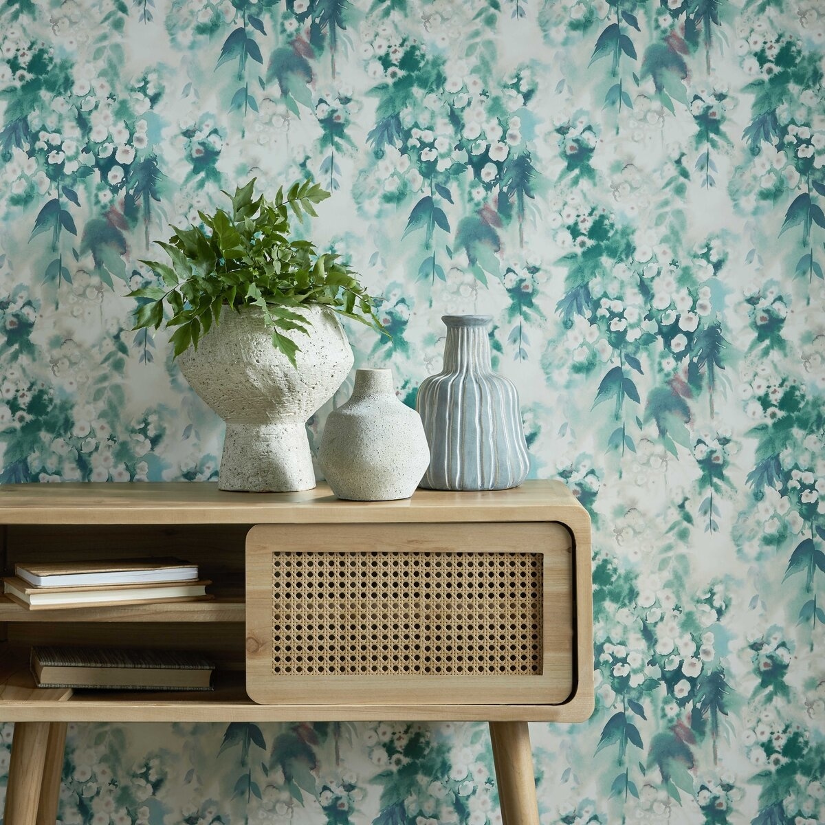 Tapet, Cascade, Clover Green Luxury Floral, 1838 Wallcoverings, 5.3mp / rola