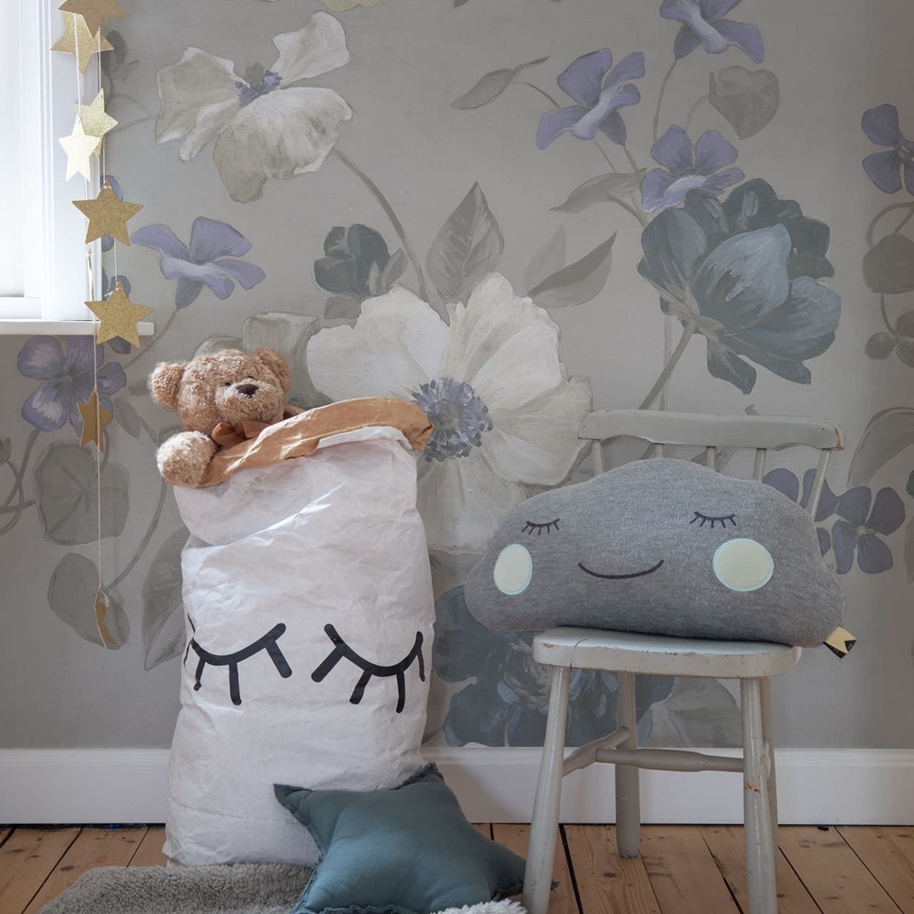 Fototapet, Sleeping Beauty, Spring, Rebel Walls - 3
