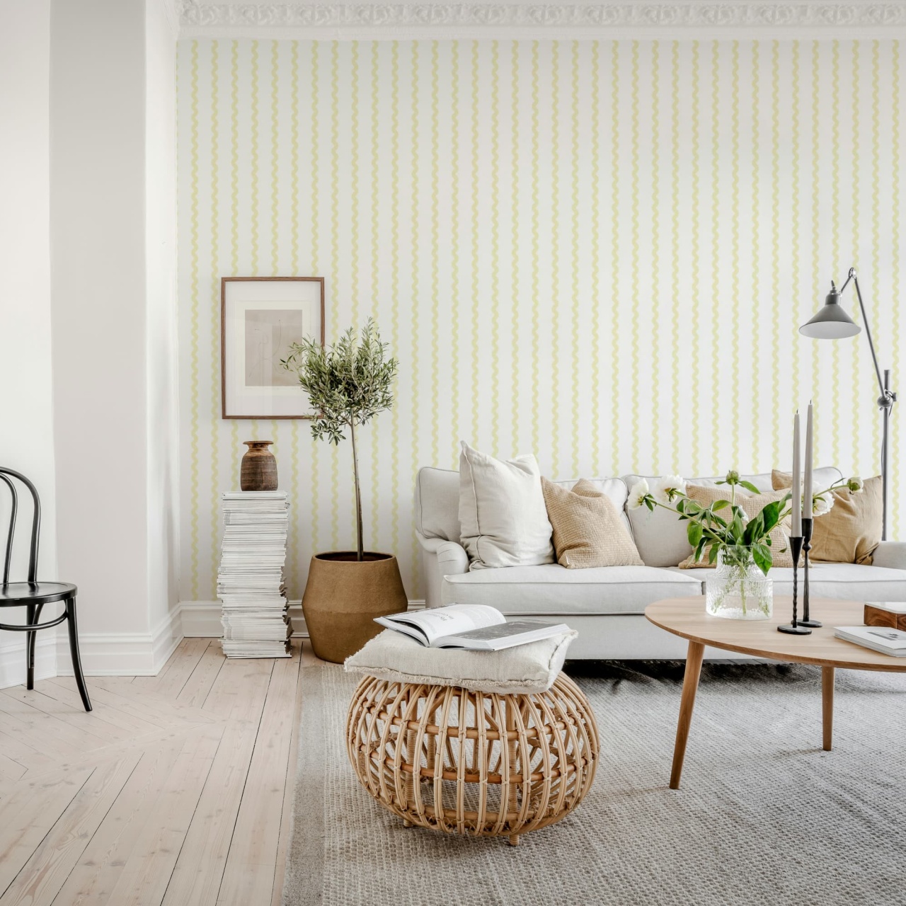 Fototapet, Wobbly Stripe, Cloud Dancer, Rebel Walls - 3