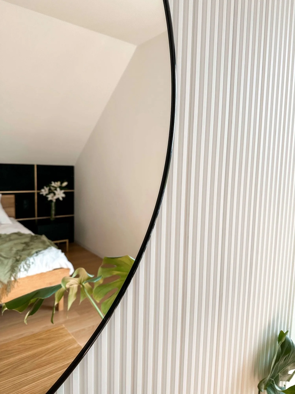 Profil stanga panou riflaj decorativ 3D din polimer rigid, model Groove/Moon L - 4.2x1.2x250 cm - 3 | YEO