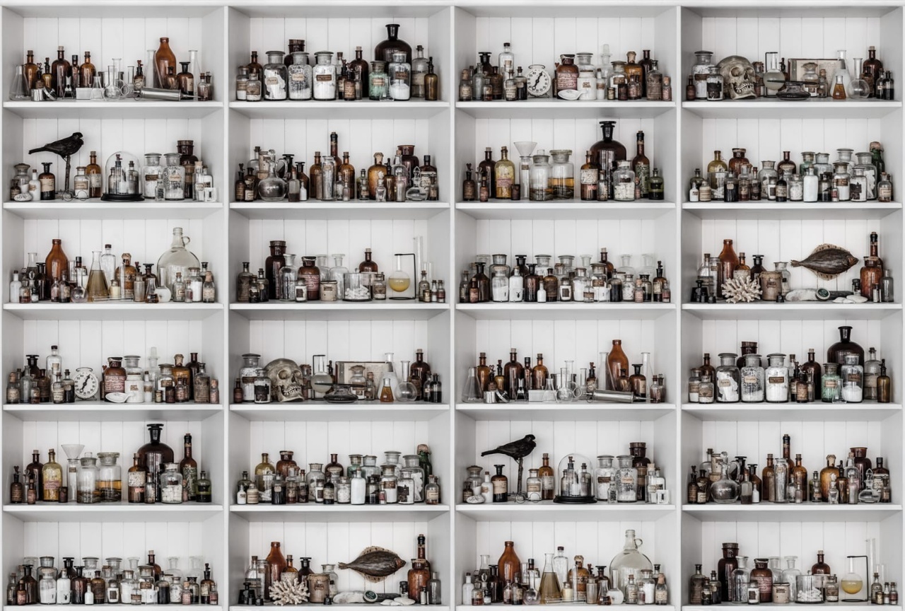 Fototapet, 3D Cabinet of Curios, Raw, Rebel Walls - 2
