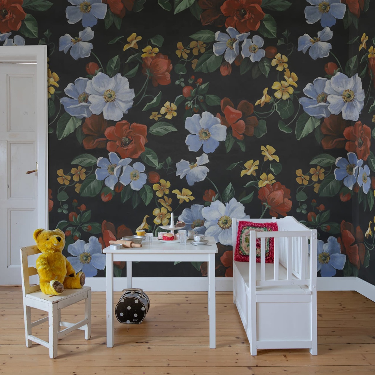 Fototapet, Sleeping Beauty, Summer, Rebel Walls - 3