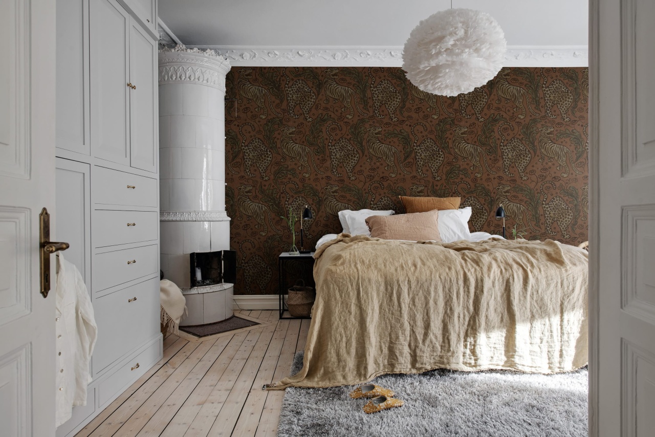 Tapet Bold Tigers, Velvet, Rebel Walls - 2 | YEO