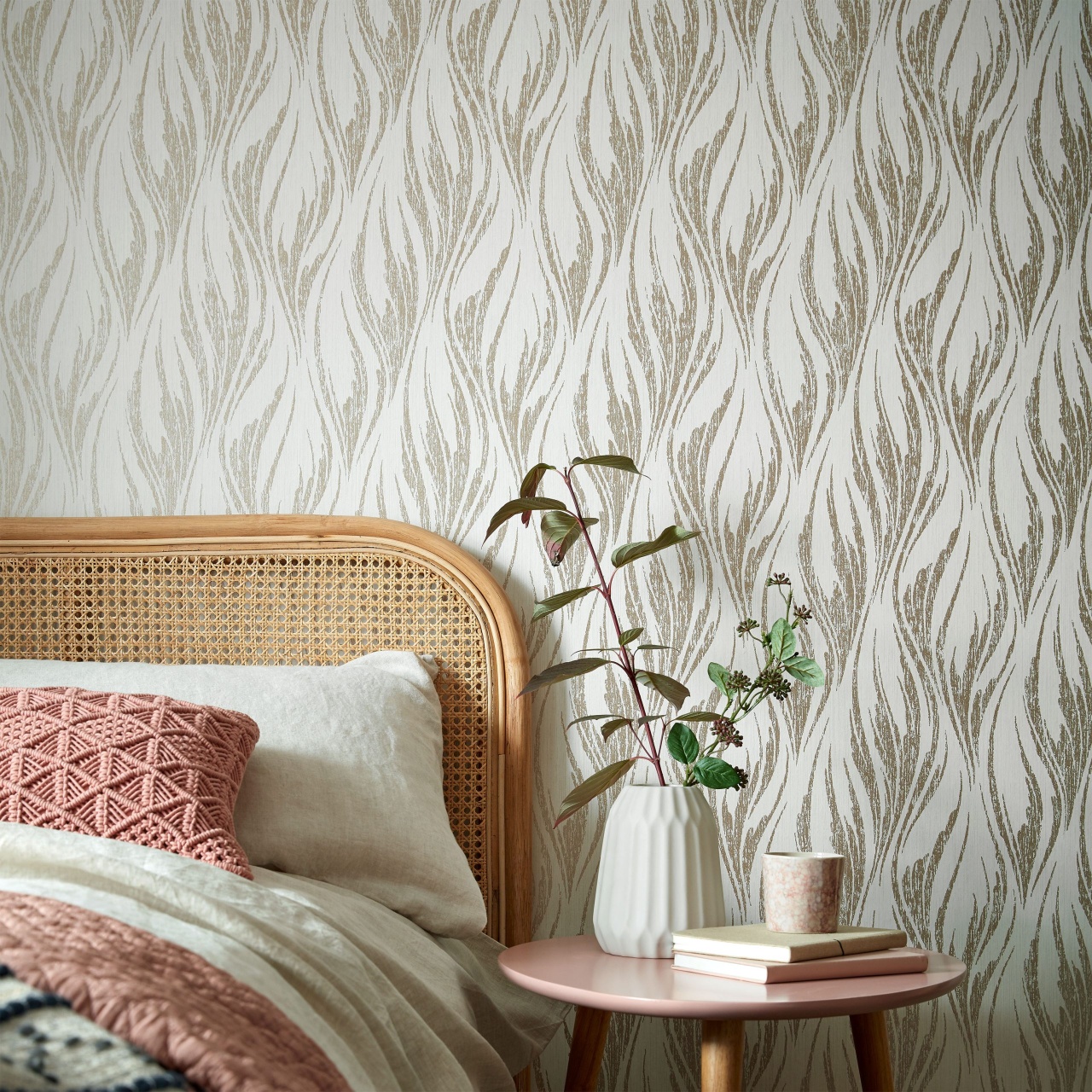 Tapet, Ripple, Shimmer Gold and Cream Luxury Feature, 1838 Wallcoverings, 5.3mp / rola