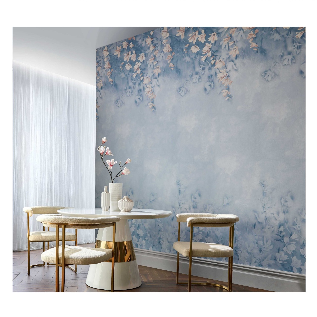 Tapet, Trailing Magnolia, Chambray Blue Luxury Floral, 1838 Wallcoverings, 6.5mp / rola