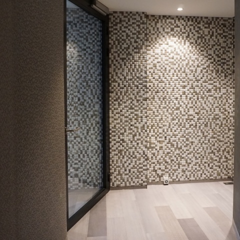 Panou decorativ 3D, Coconut, Honai Mosaic White&amp;Brown, 6 placi 42x42cm, 1.05 mp - Img 3
