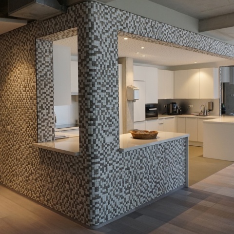 Panou decorativ 3D, Coconut, Honai Mosaic White&amp;Brown, 6 placi 42x42cm, 1.05 mp - Img 2