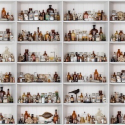 Fototapet, 3D Cabinet of Curios, Rebel Walls - Img 2