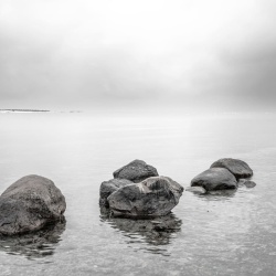 Fototapet, Rocky Lake, Gray, Rebel Walls - Img 2
