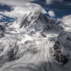 Fototapet, Cloudy Mountains, Rebel Walls - Img 2